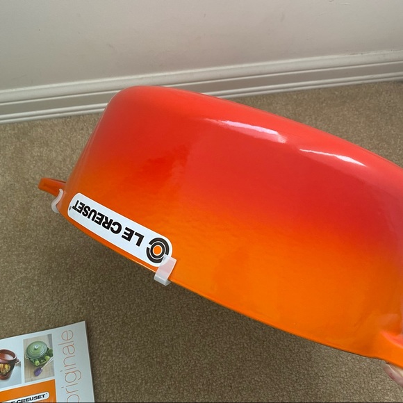 Le Creuset new 8qt #33 Volcanic rare - Picture 9 of 14